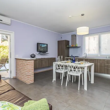 Rebecca - Tremezzina * Mezzegra