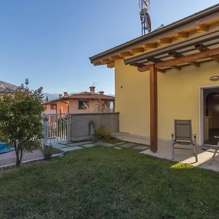 Rebecca - Tremezzina * Mezzegra